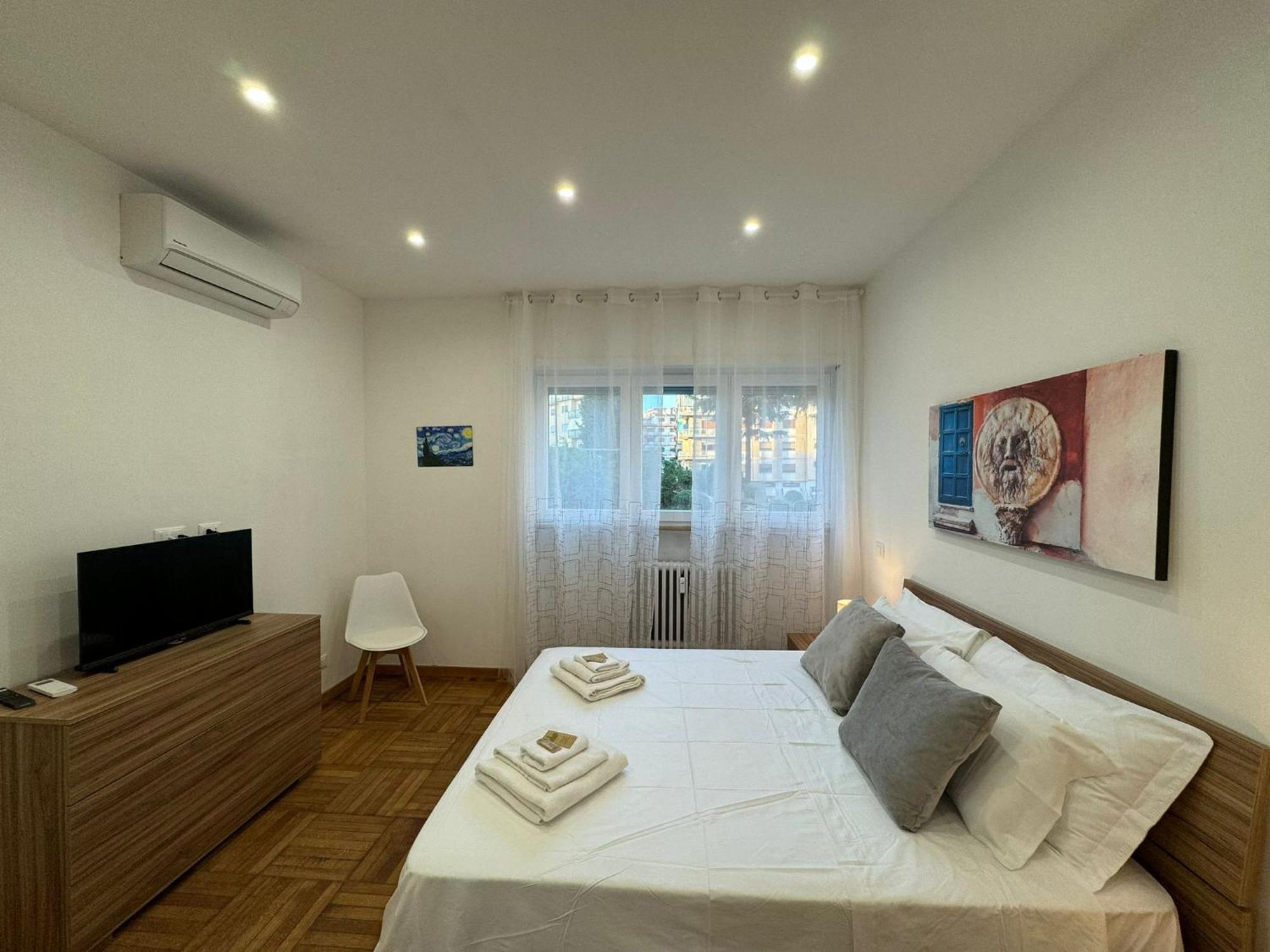 Apartment Chic&spacious Nest In *